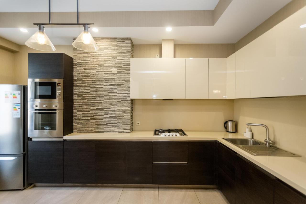 Central Cosy 5Bd-5Bath Apartment Tbilisi Ngoại thất bức ảnh