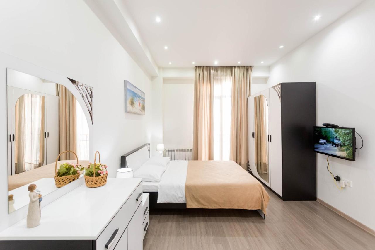 Central Cosy 5Bd-5Bath Apartment Tbilisi Ngoại thất bức ảnh
